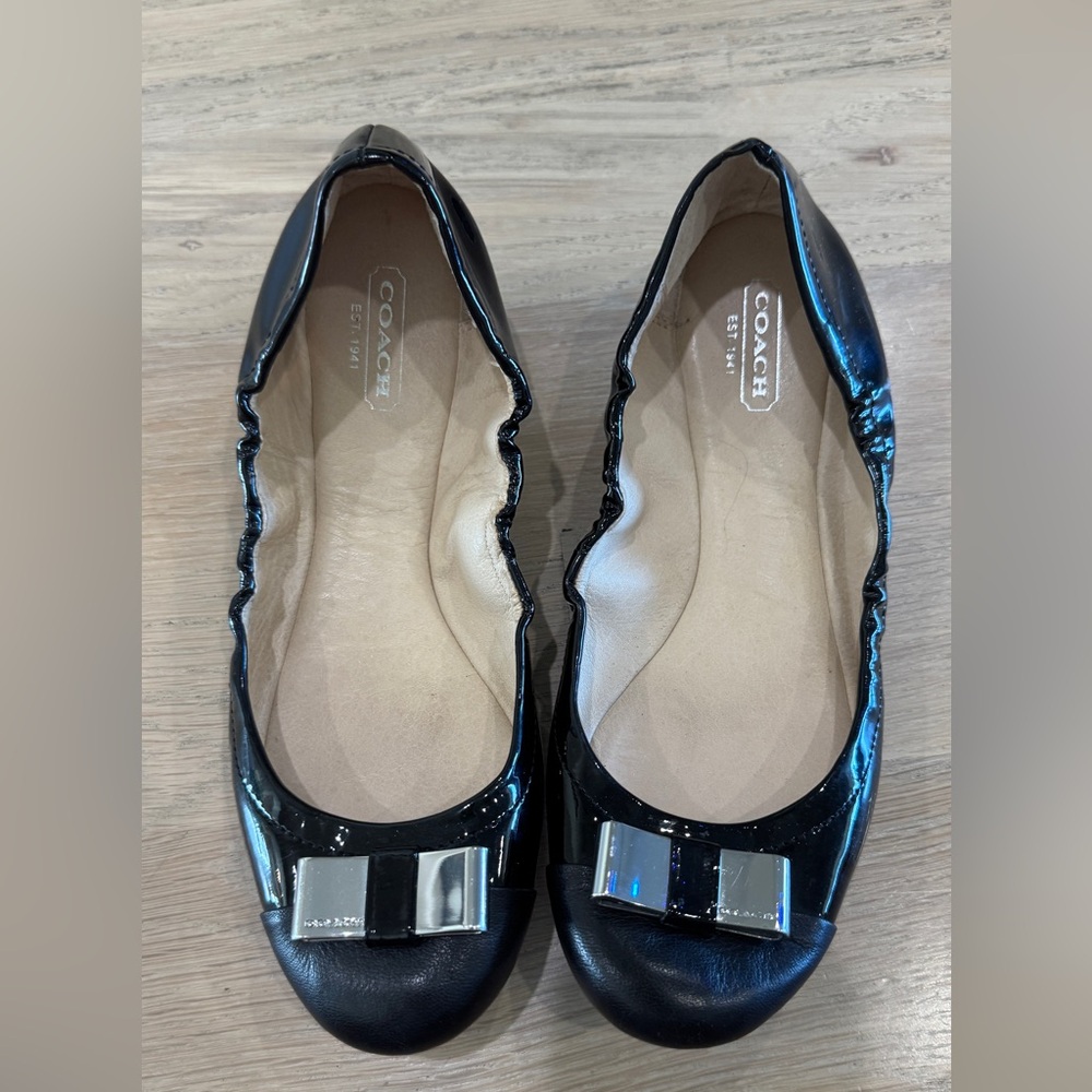 Coach 1941 black patent leather bow flats size 8